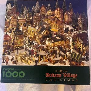 A Dickens' Village Christmas Puzzle - 1000 Pieces